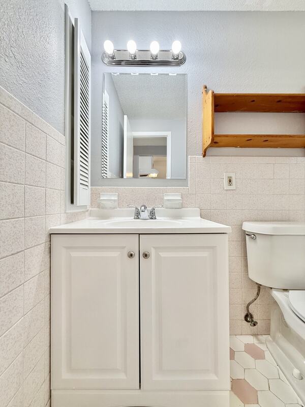 Building Photo - 3401 Palm Dr