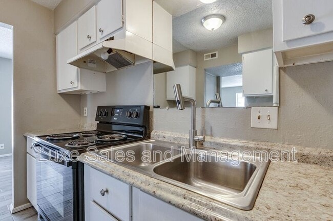 Building Photo - 6048 NW Expressway