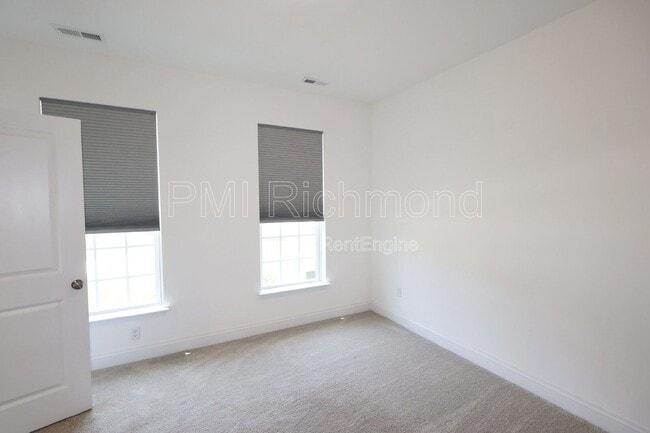 Building Photo - 425 Randolph Vw Dr
