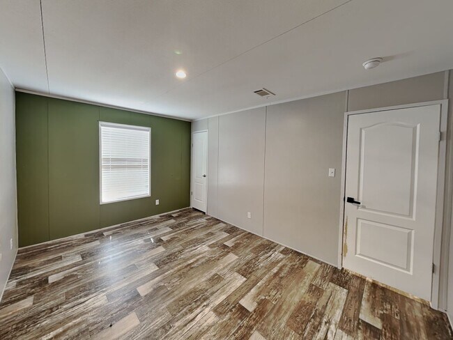 Building Photo - 1601 Quail Run