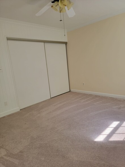 Building Photo - 13550 Deerwater Dr