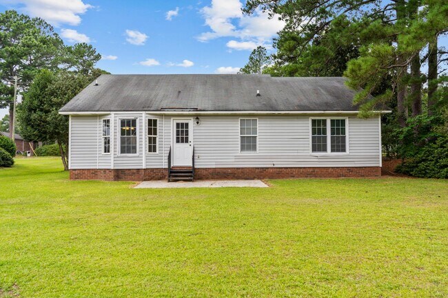 Building Photo - 3bed/2bath Located Right on Campbells Campus!