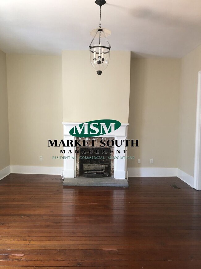 Building Photo - *REDUCED!!* Beautifully Renovated Victorian Home