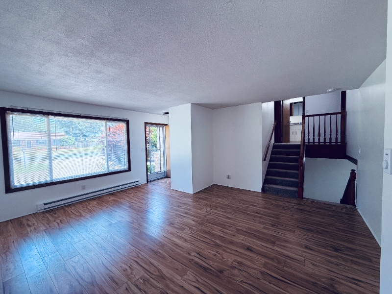 Building Photo - 1332 W Glenlord Rd
