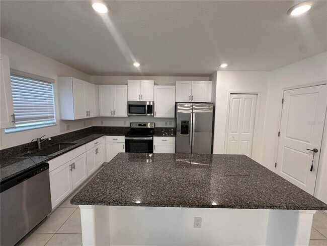 Building Photo - 1742 Red Loop