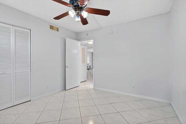 Building Photo - 777 S Federal Hwy