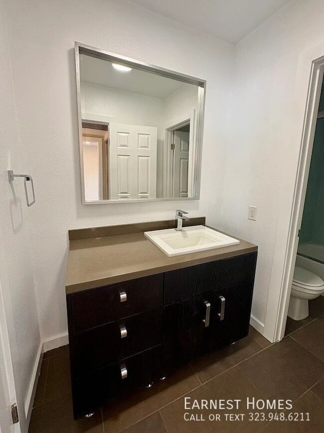 Building Photo - 141 S Clark Dr