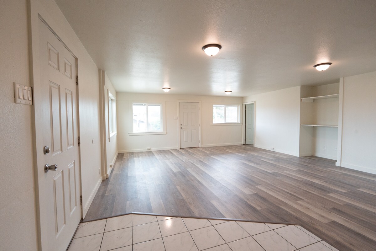 Building Photo - 456 Ipu Cir