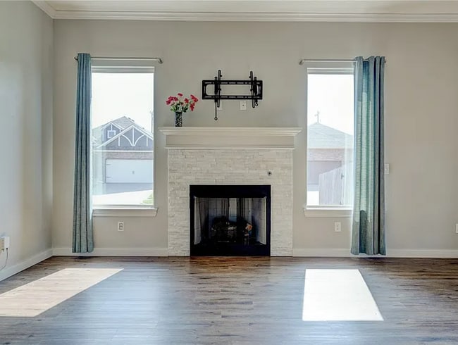 Building Photo - Magnificent 3BD/2BTH home in Council Ridge