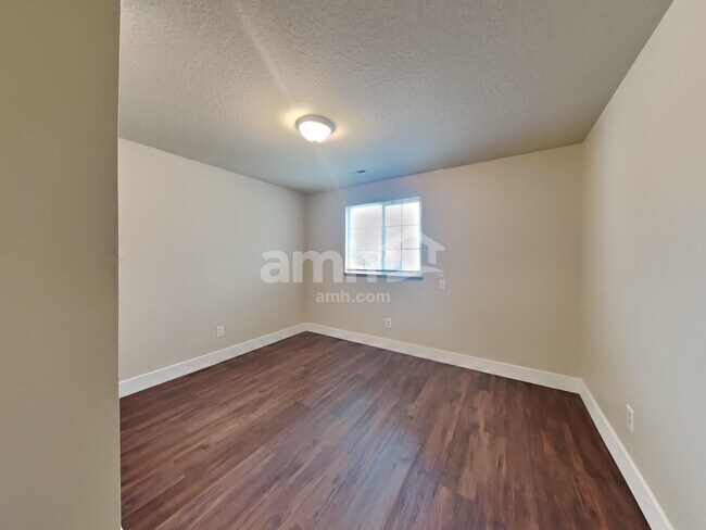 Building Photo - 16978 SW Steele Way