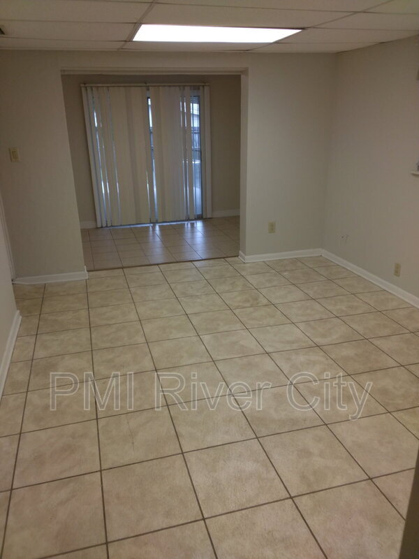 Building Photo - 2527 Emily Ln