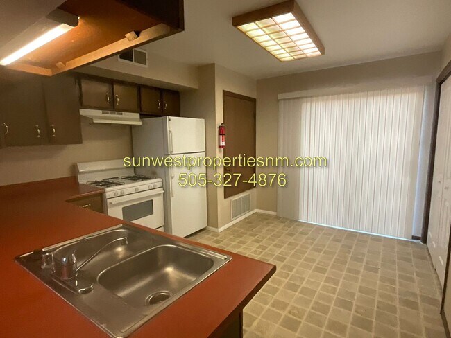Building Photo - 1631 N Farmington Ave