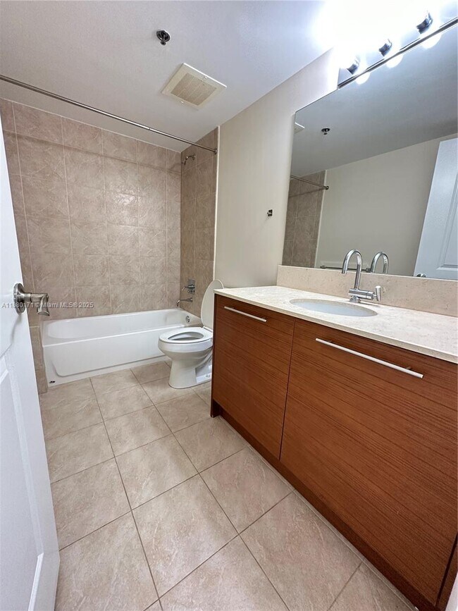 Building Photo - 2681 N Flamingo Rd