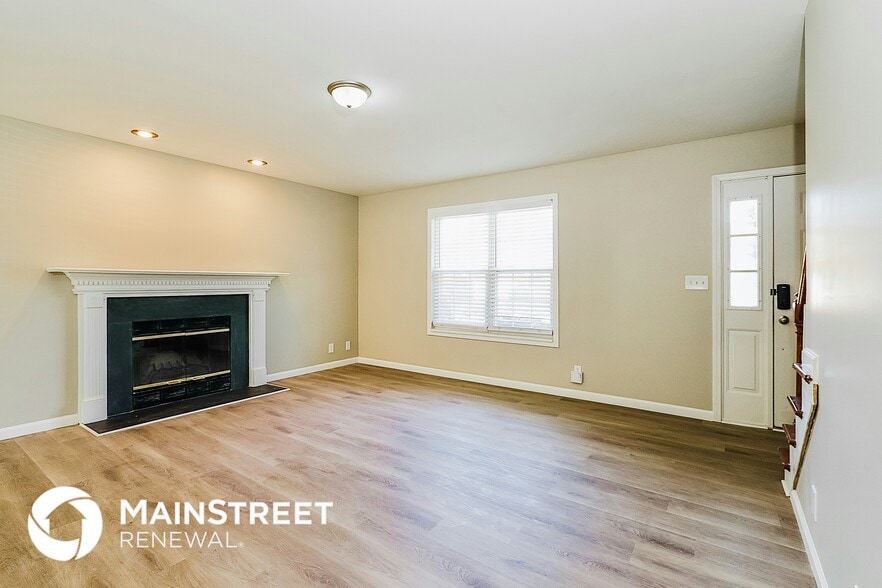 Building Photo - 8804 Astrid Ave