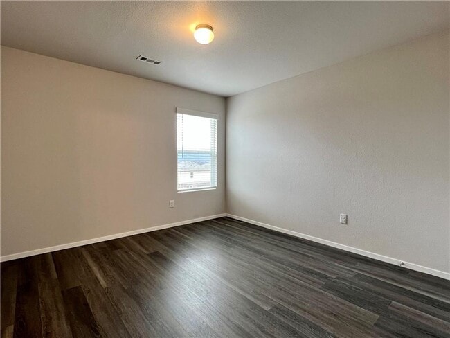 Building Photo - 3201 Red Tail Wy