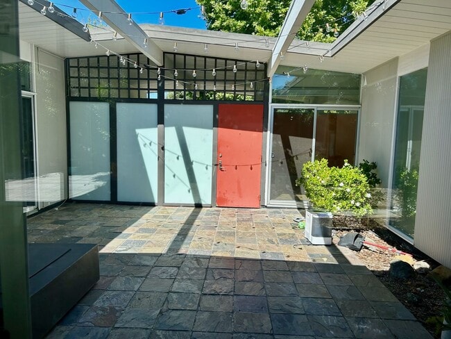 Building Photo - Updated Willow Glen Eichler