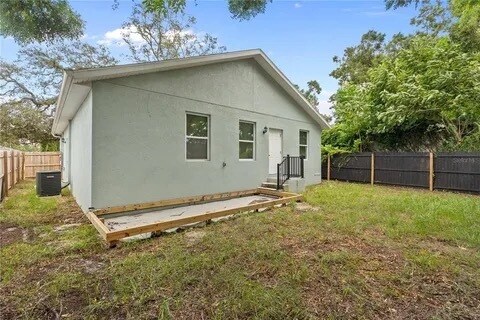 Building Photo - 8808 N Brooks St