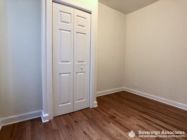 Building Photo - 401 E 68th St