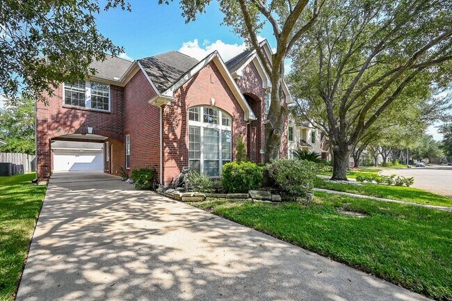 Building Photo - 1547 Lakeside Enclave Dr