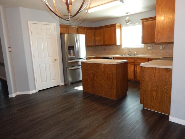 Building Photo - 106 Cedar Ridge Dr