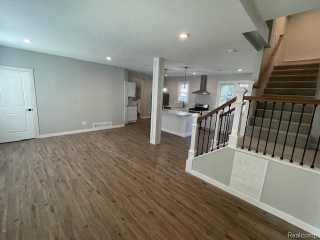 Building Photo - 21 E Church St