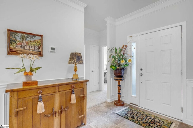 Building Photo - 3 Bedrooms 2 Bathrooms