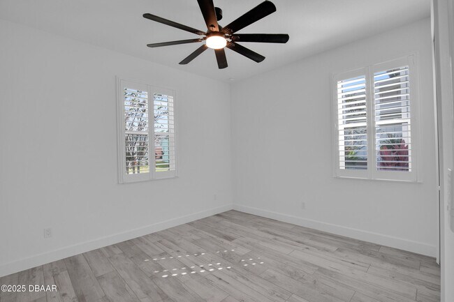 Building Photo - 207 Hang Loose Wy