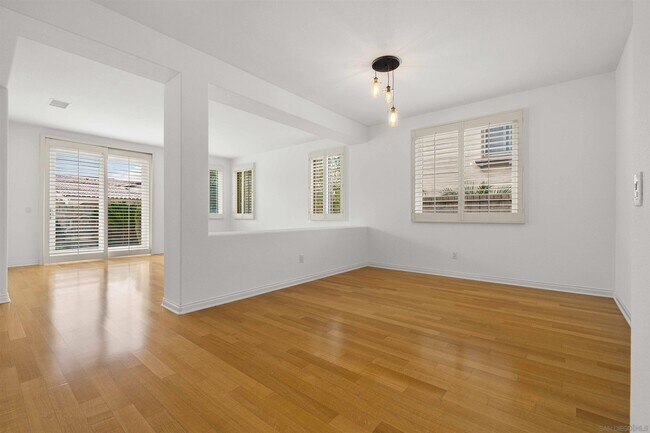 Building Photo - 1355 Caminito Balada