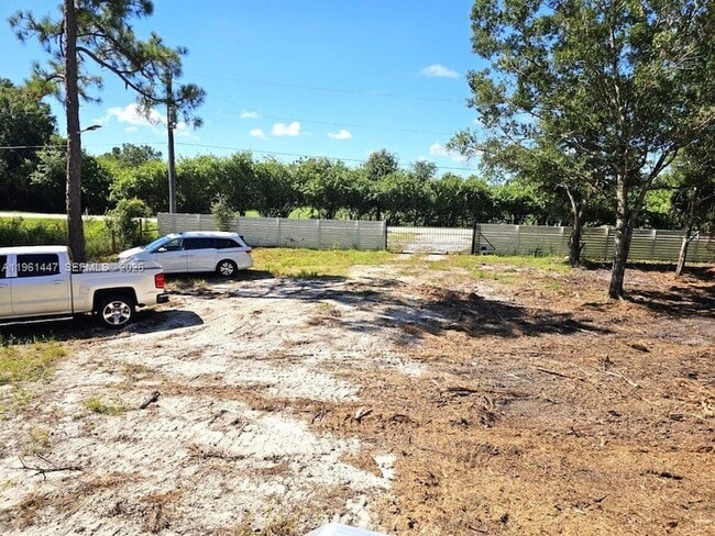 Building Photo - 881 Woodland Blvd