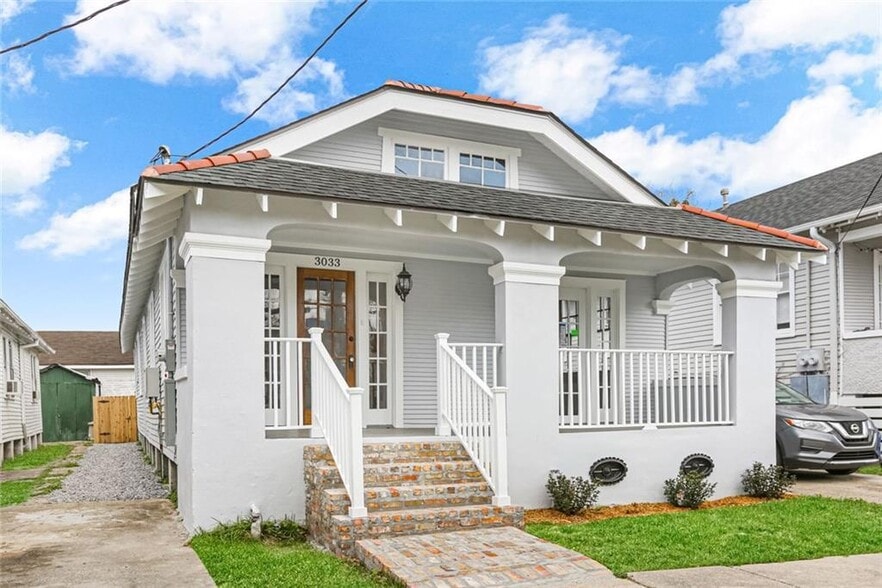 Exterior 2 - 3033 Robert St