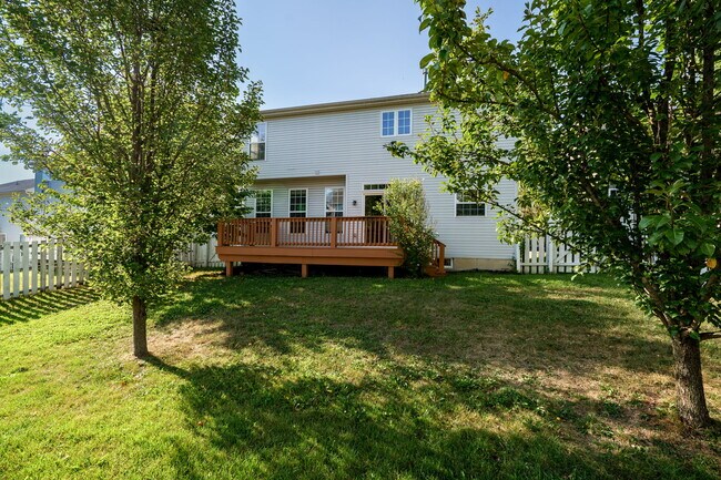 Building Photo - 3594 Armada Dr
