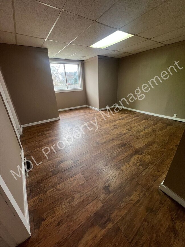 Building Photo - 401 Litchfield St