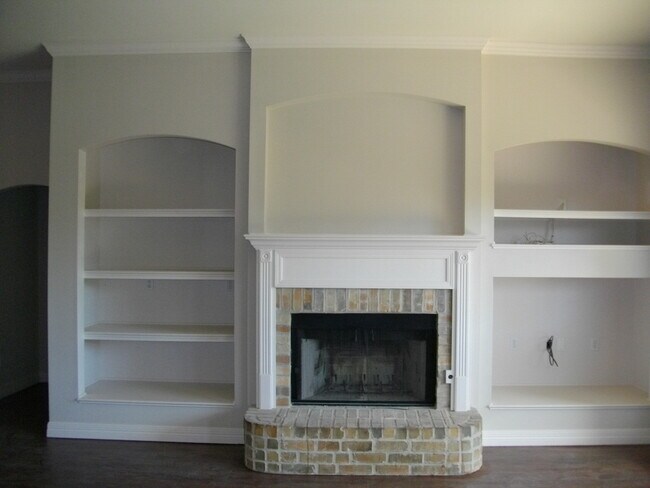 Building Photo - Kings Pointe Subdivision Just off E..Kings...