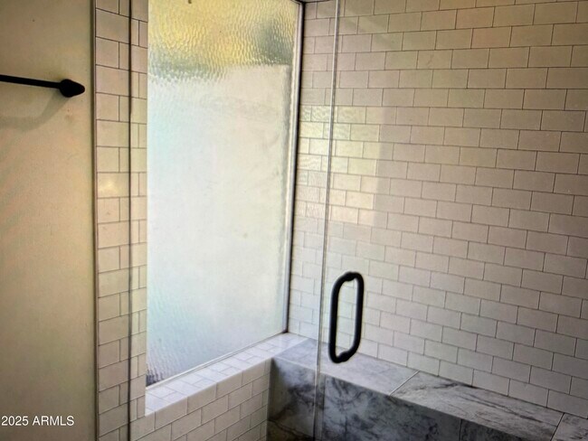 Building Photo - 912 E Acacia Cir