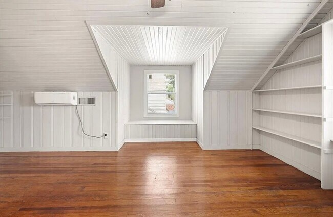 Building Photo - Charming Central OKC/Venice Neighborhood h...