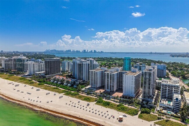 Building Photo - 6039 Collins Ave