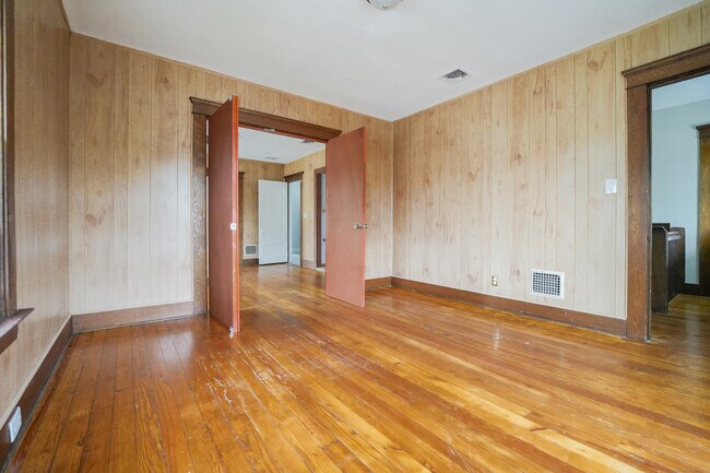 Building Photo - 519 3rd Ave