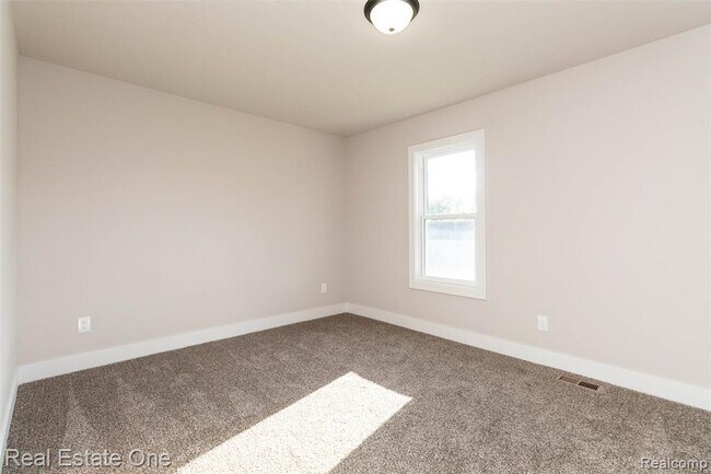 Building Photo - 5485 Hammersmith Dr