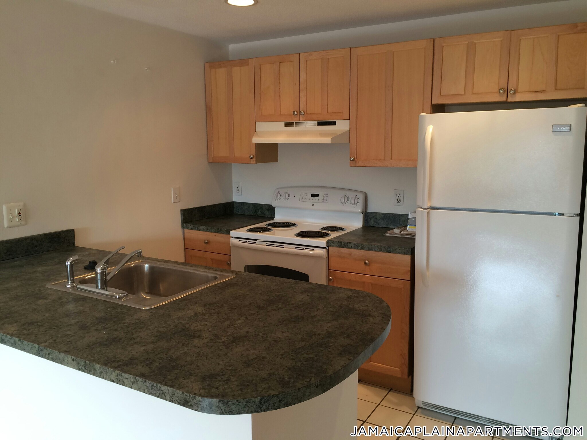 Building Photo - 50 Evergreen St