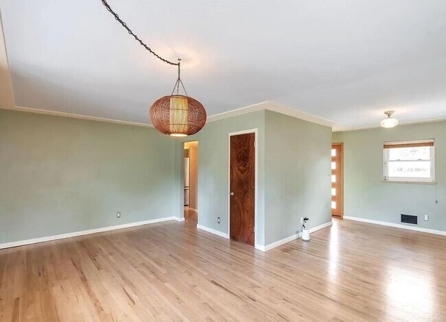 Building Photo - Charming 3 beds 1 bath in Littleton