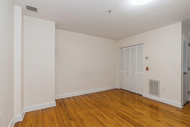 Building Photo - 144 Virginia Ave