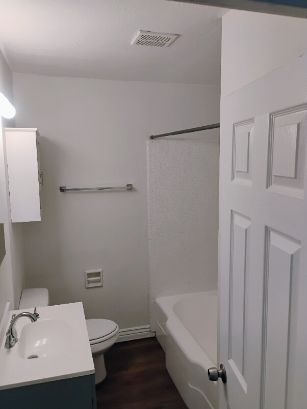 Building Photo - 380 E 100 N