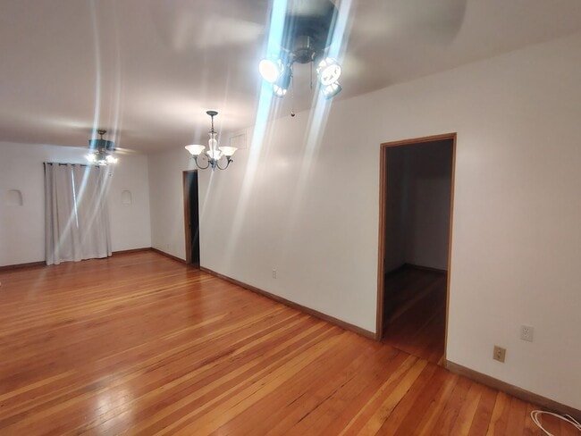 Building Photo - 2568 E Seneca St