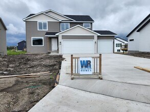 Building Photo - 6 Bedroom 4 bathroom two story home in Waukee