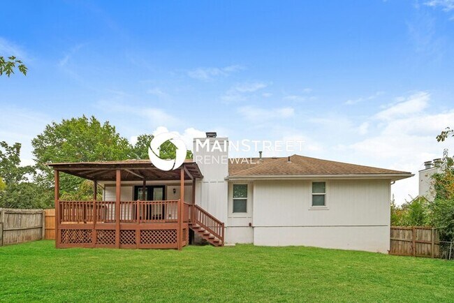 Building Photo - 3 Bedroom Pet-Friendly Home in Kansas City, MO with Main Street Renewal