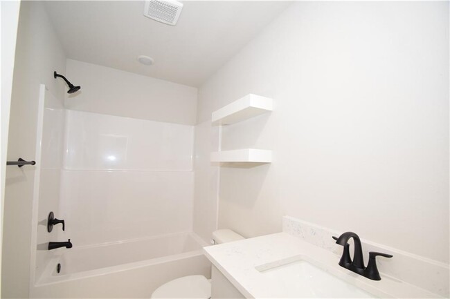 Building Photo - 1831 Lapis Ave