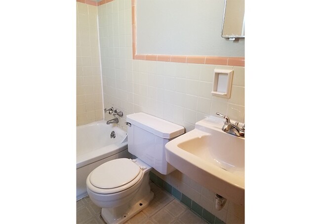 Prob 362-D Bathroom - Probasco 362