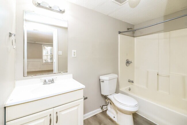 Building Photo - 145 S Barbara Ln