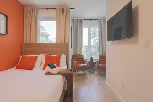 Building Photo - 1806 A St NE