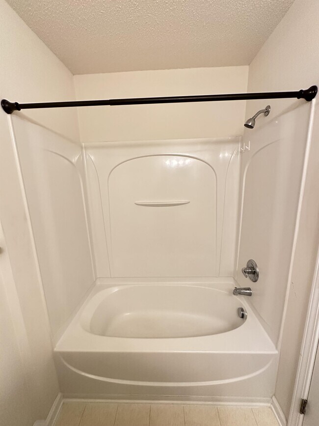 Building Photo - 6112 Hedgecock Cir